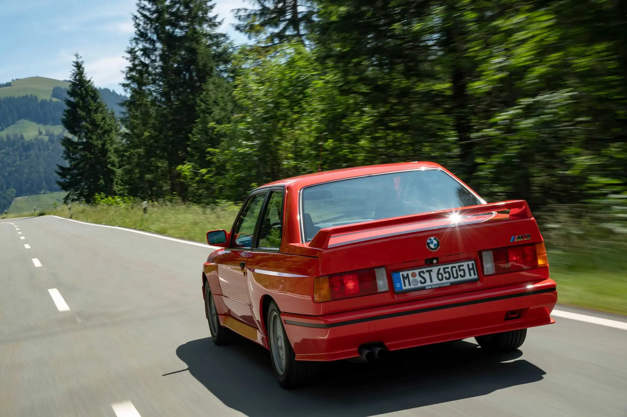 BMW M3: 40 anni di evoluzione, potenza e passione dalla pista alla strada