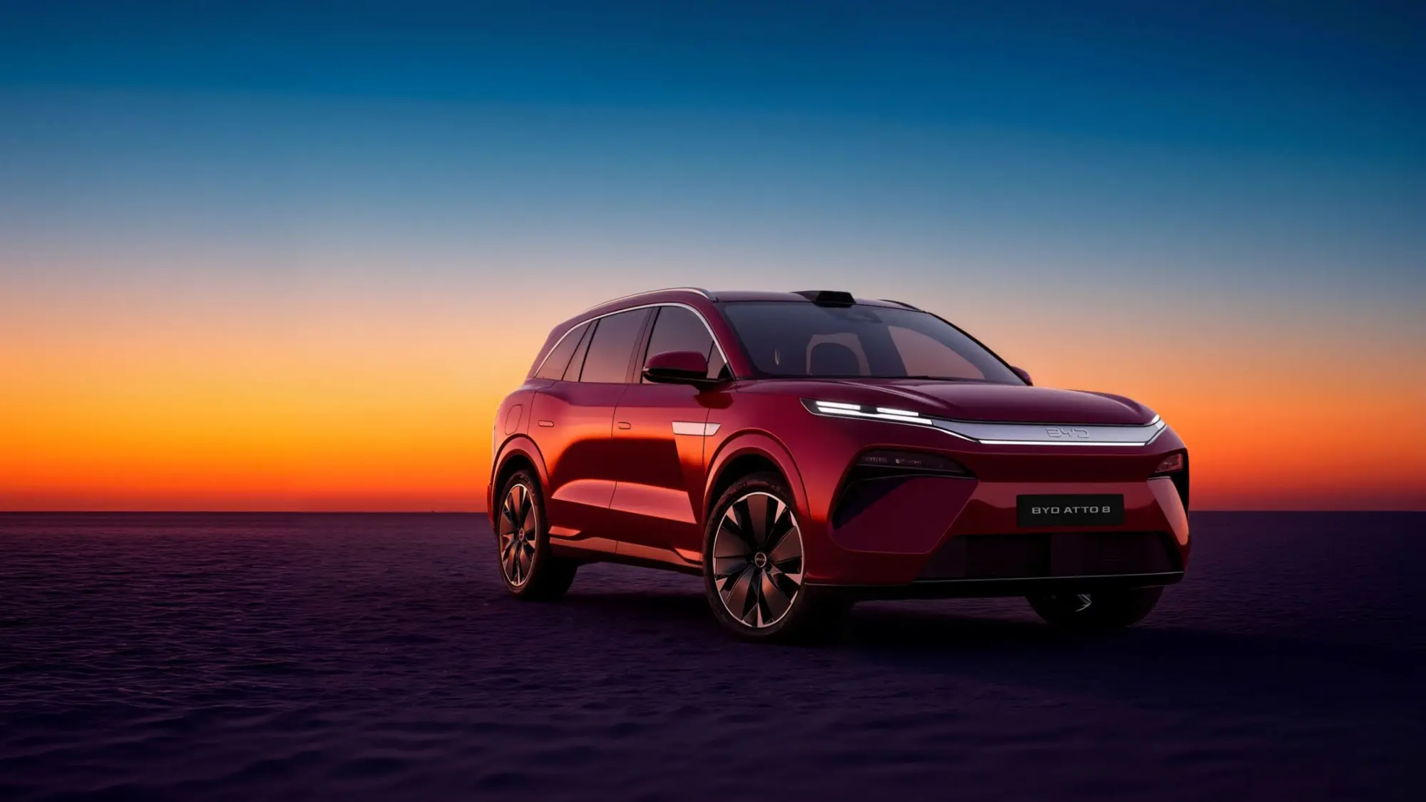 BYD ATTO 8: il nuovo SUV elettrico a sette posti stupisce al Salone di Parigi