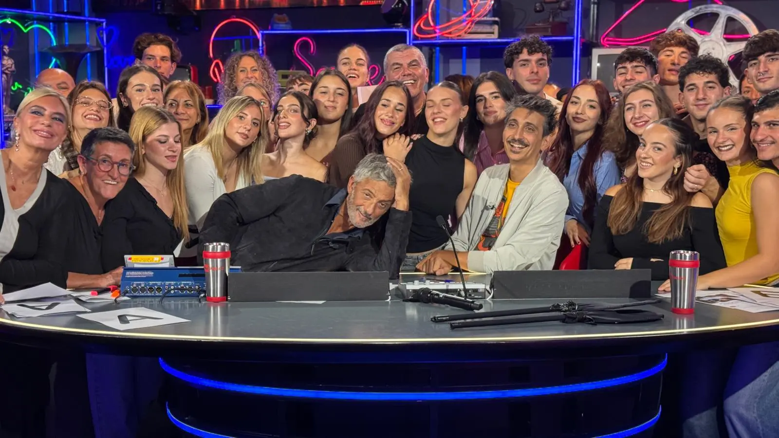 Fiorello svela i retroscena di Sanremo e ironizza su La Russa e la politica