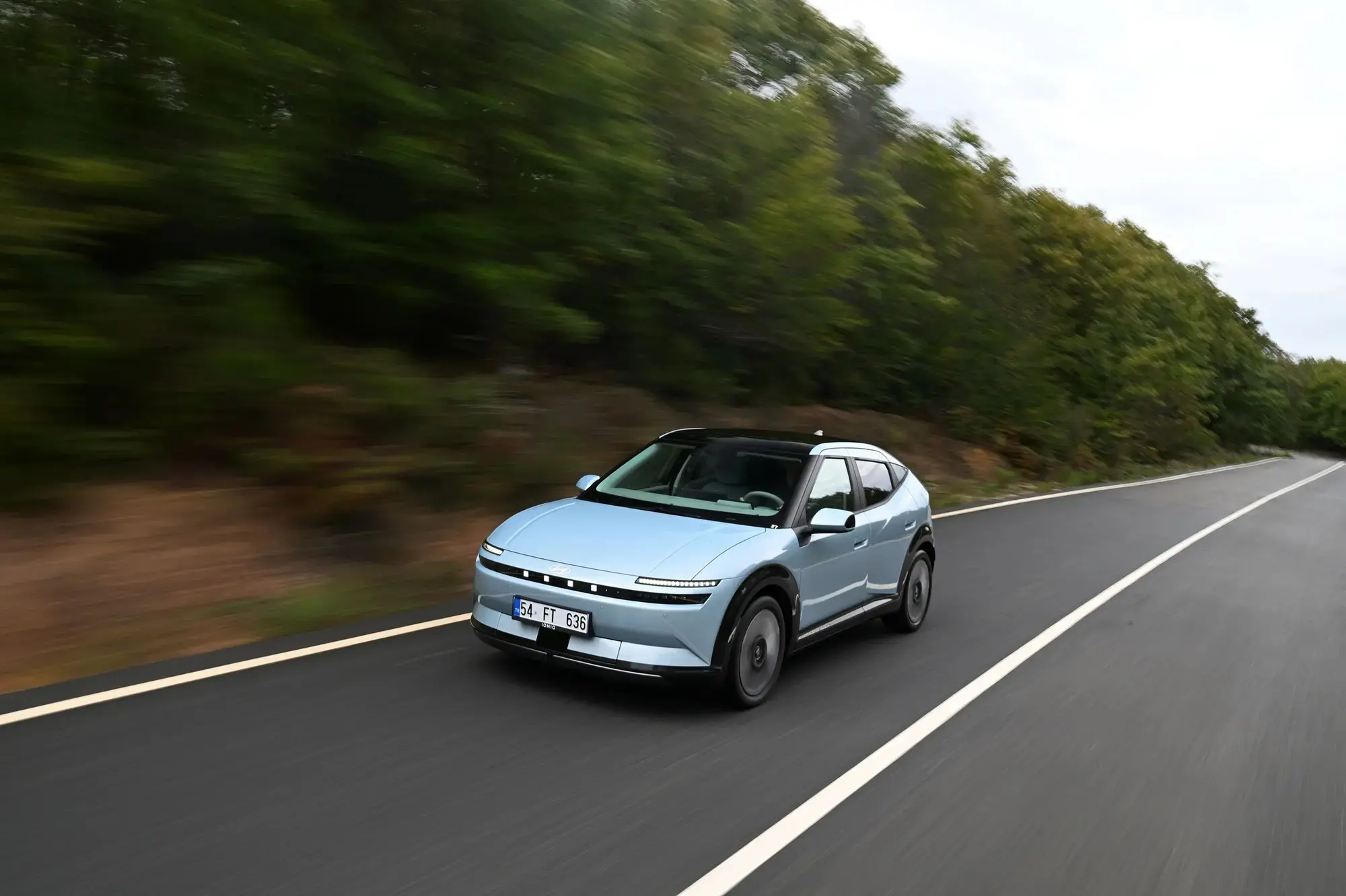 Hyundai IONIQ 3 tra le finaliste del Car of the Year 2027: l'elettrica che punta all'Europa