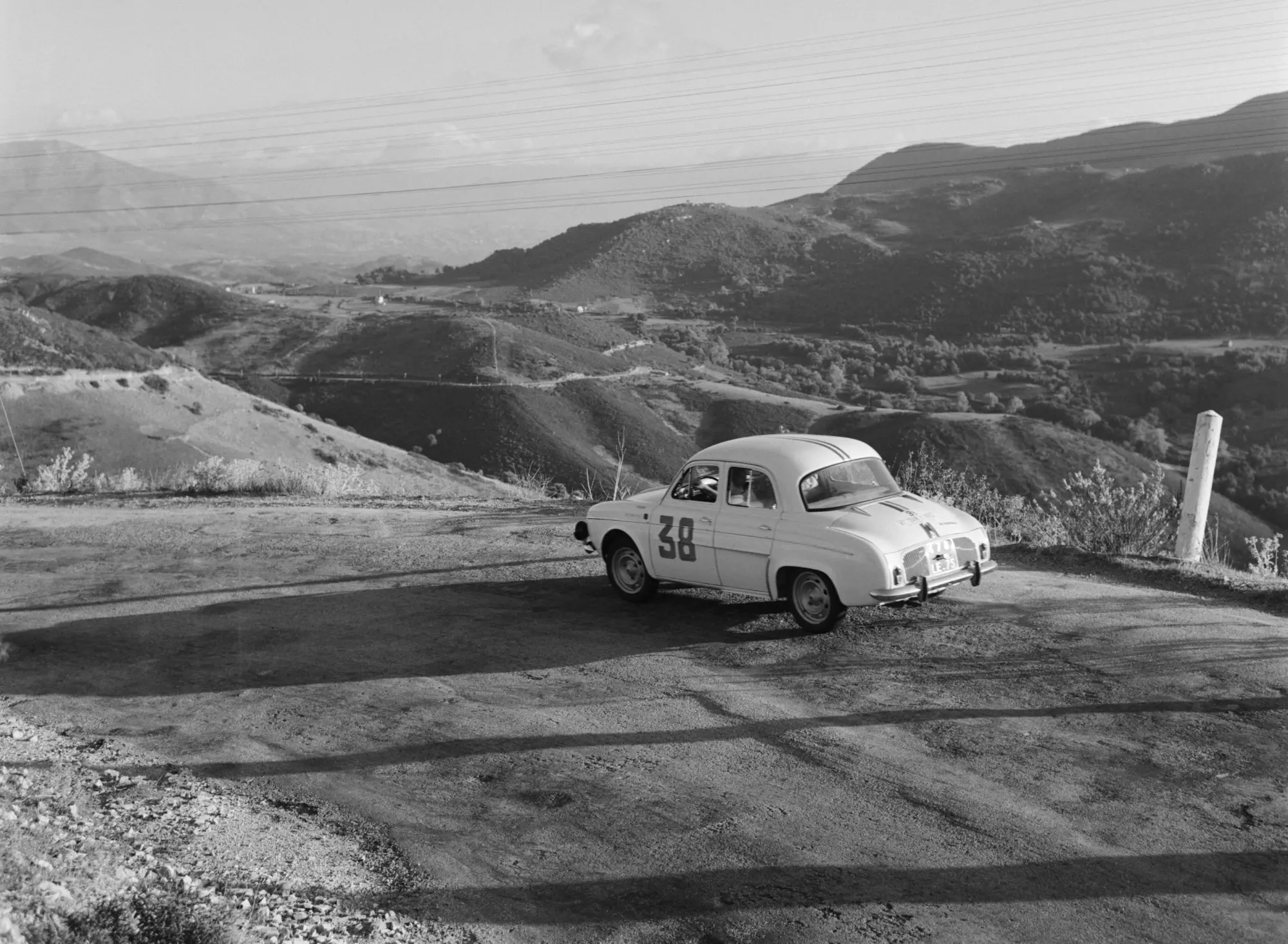 Renault celebra i 70 anni di Dauphine, l'auto che rivoluzionò la mobilità