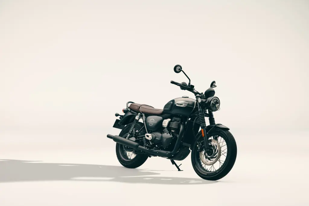 Triumph svela quattro nuovi modelli per il 2027: novità Bonneville, Tiger e Street Triple
