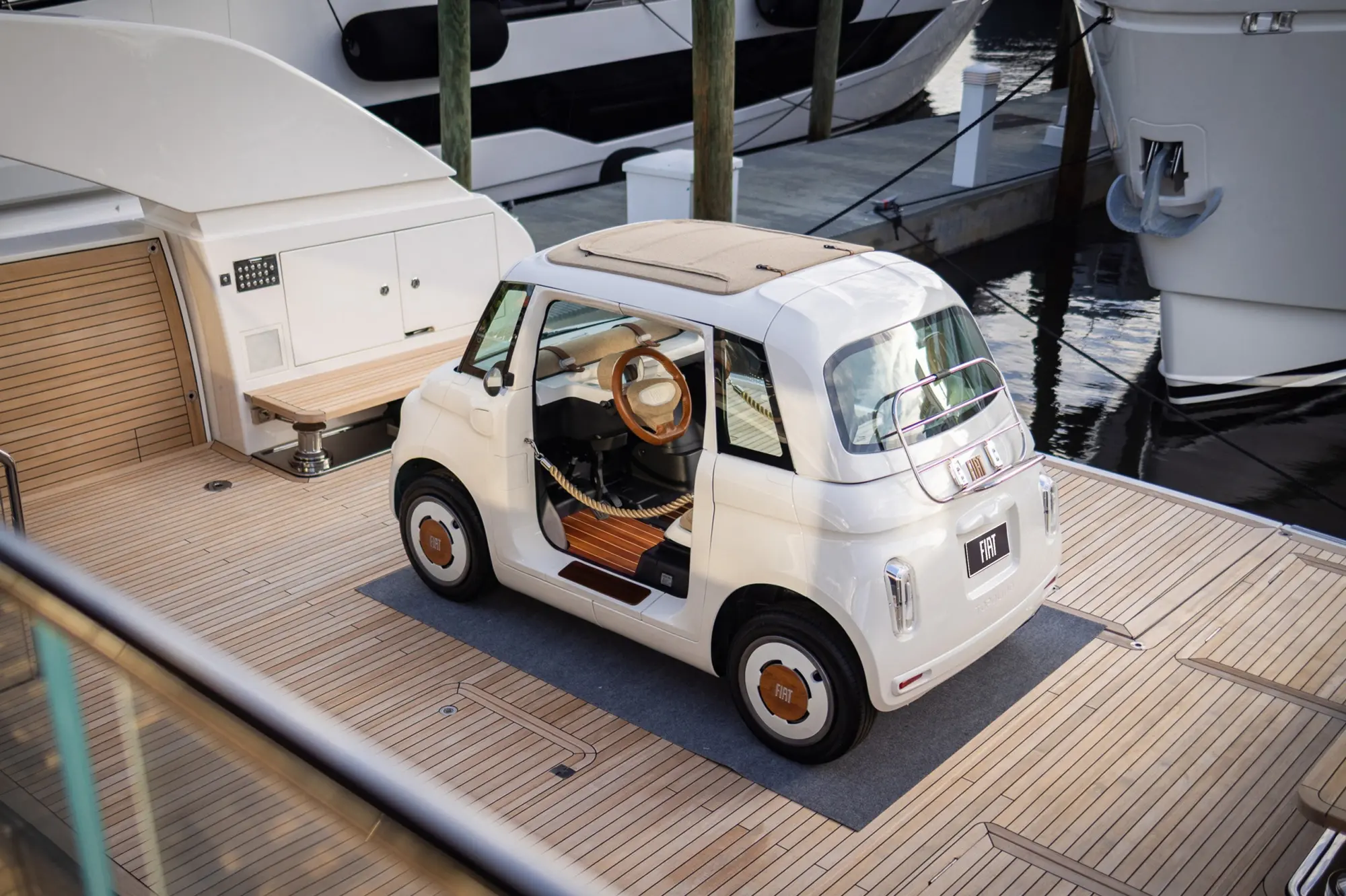 FIAT Topolino conquista gli USA e celebra il design italiano con Sanlorenzo