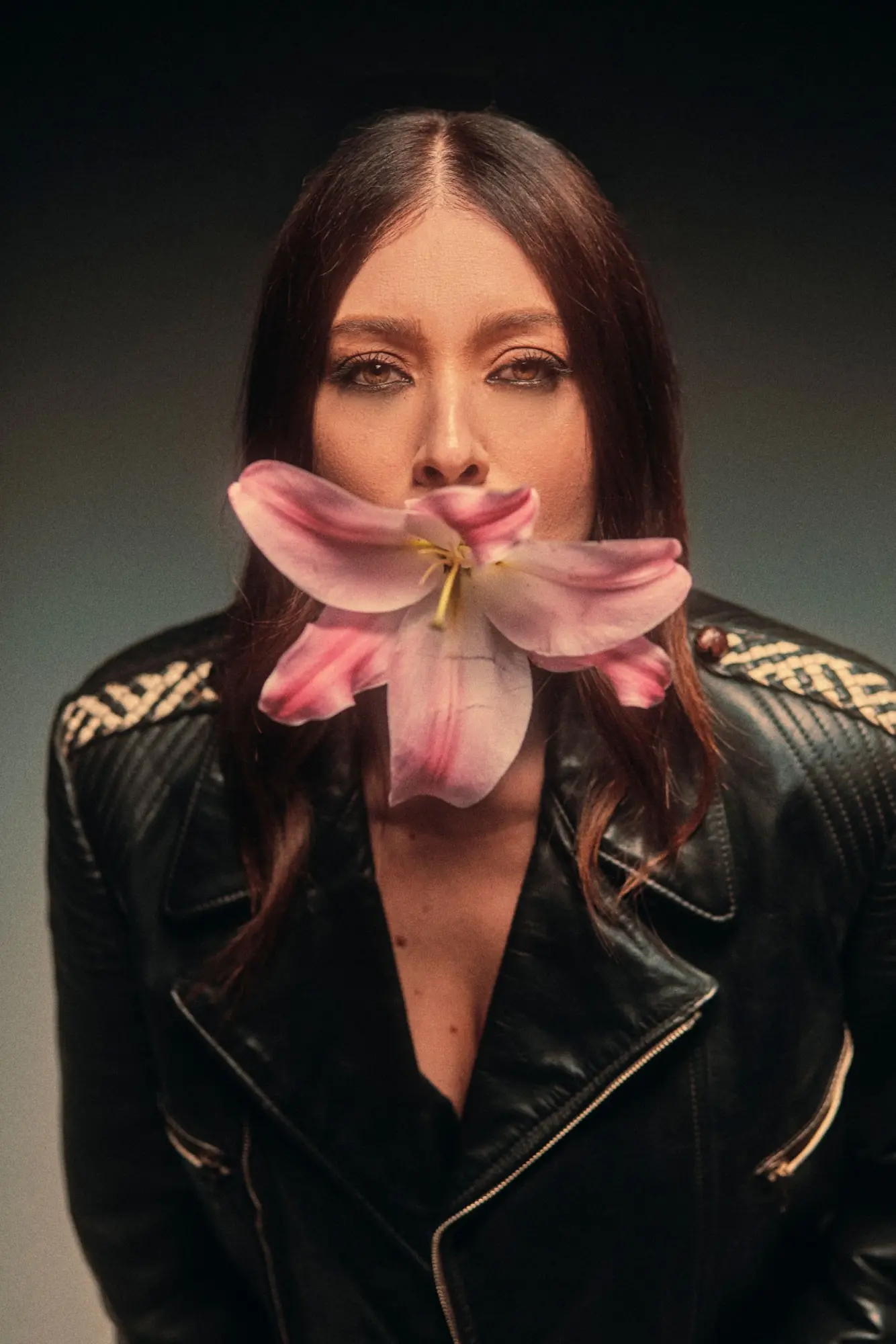Valentina Parisse torna con il singolo Fiori nella Gola: pop-rock tra fragilità e coraggio