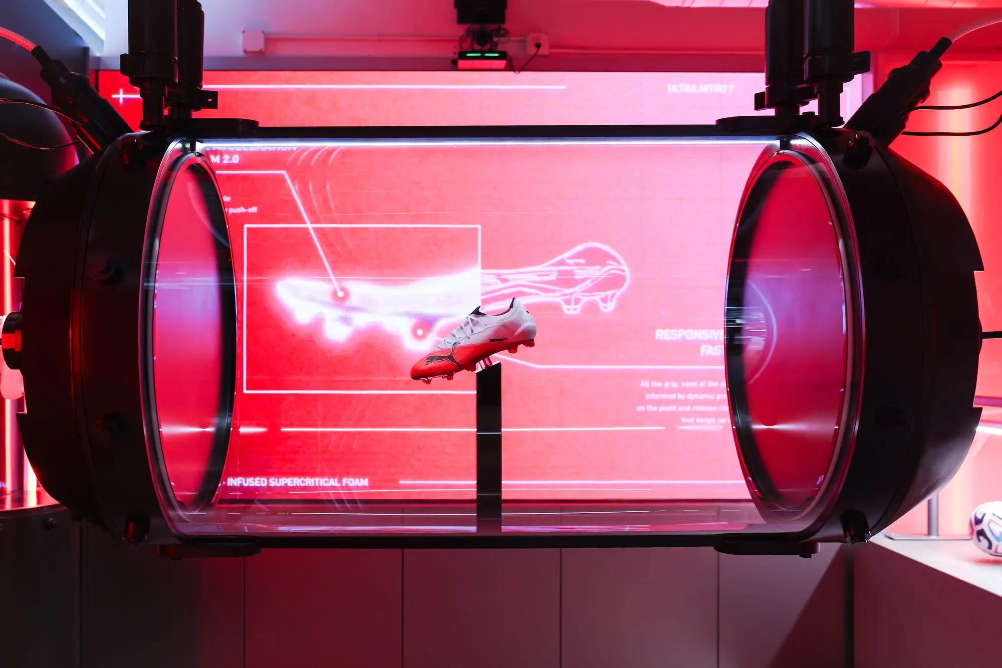 PUMA rivoluziona il calcio: debutta a Los Angeles la tecnologia NITRO con Ultra Nitro 7