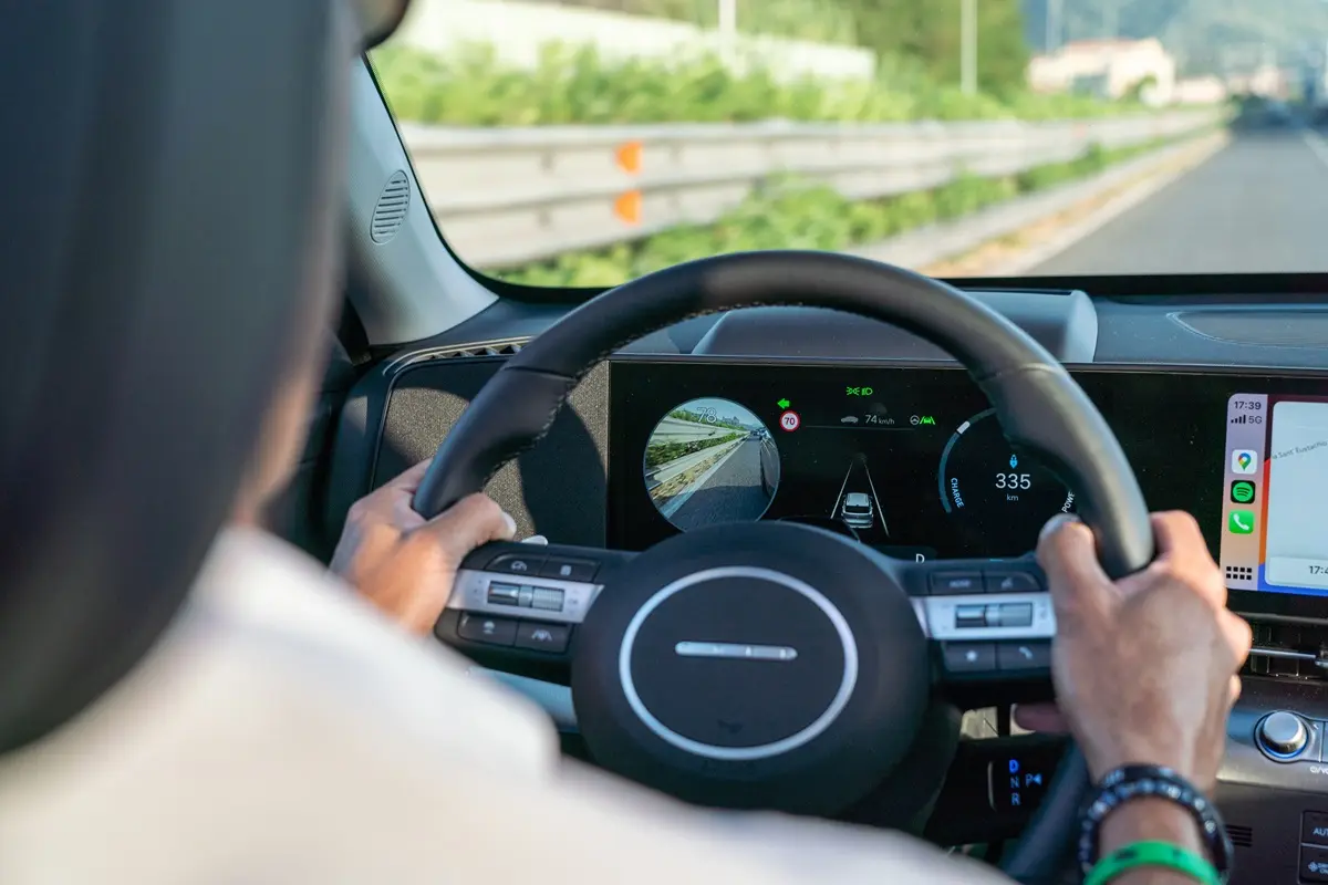 Hyundai SmartSense trasforma la sicurezza automobilistica in un ecosistema intelligente