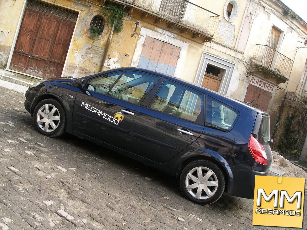 Renault Grand Scénic, prova su strada