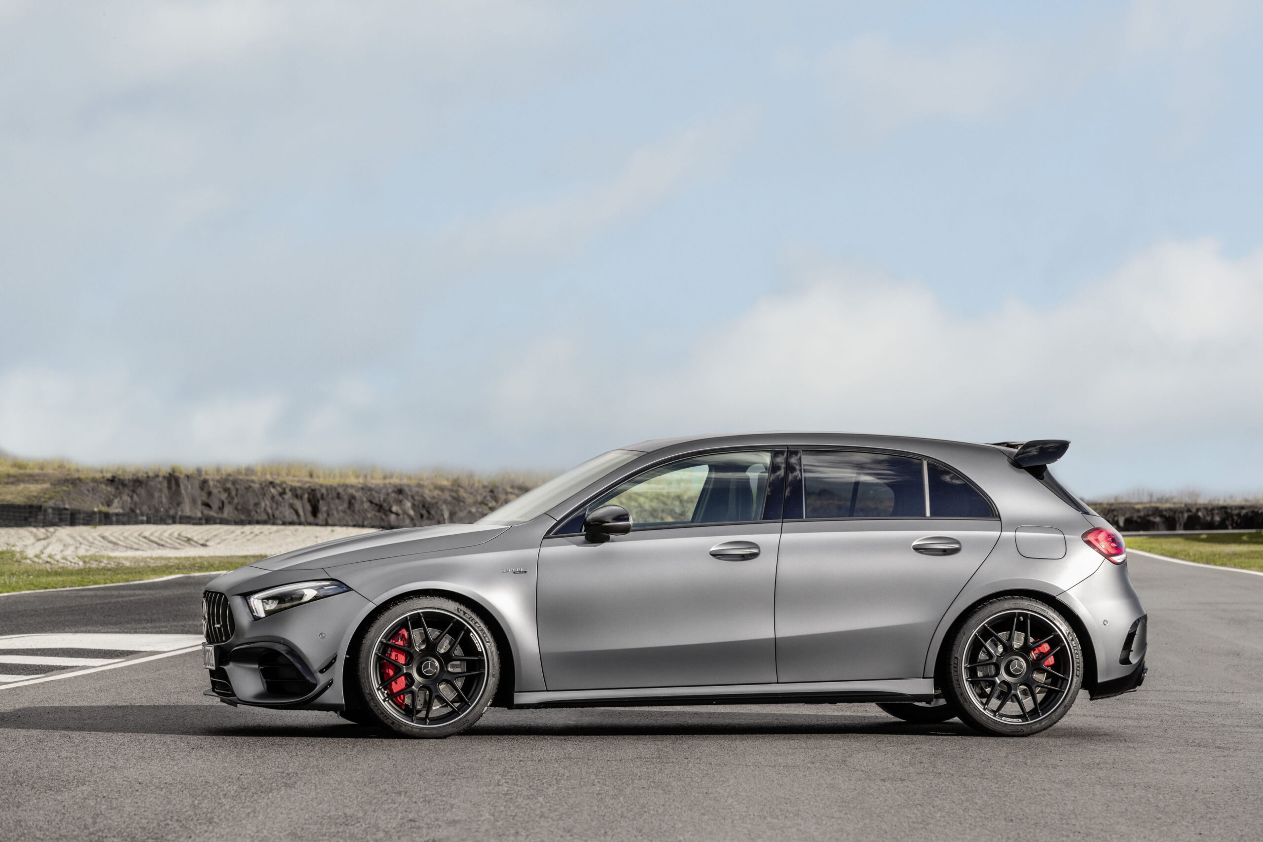 Mercedes A 45 AMG S laterale-min