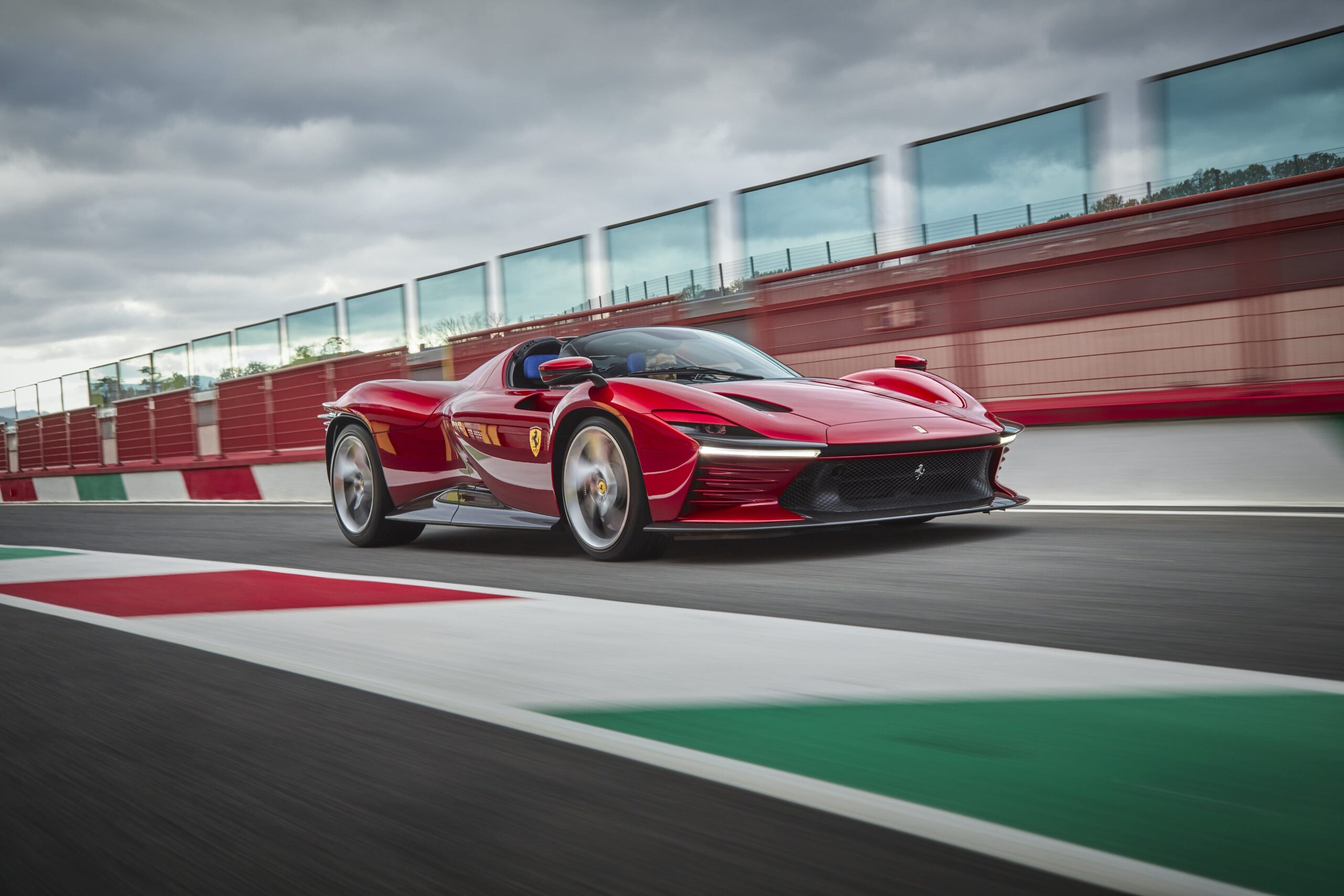 Ferrari Daytona SP3_03